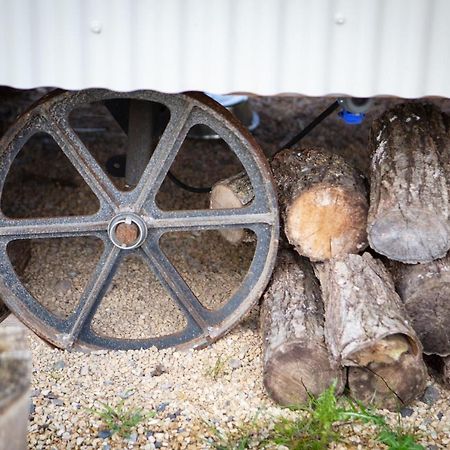 Romantic Secluded Shepherd Hut Hares Rest Southwick  Esterno foto