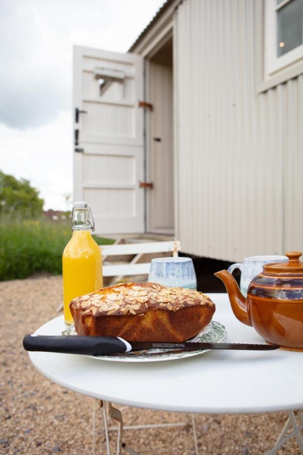 Romantic Secluded Shepherd Hut Hares Rest Southwick  Esterno foto