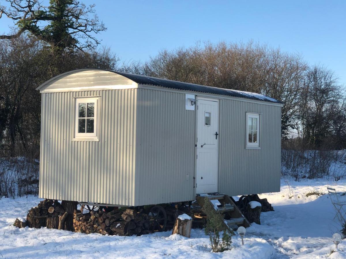 Romantic Secluded Shepherd Hut Hares Rest Southwick  Esterno foto