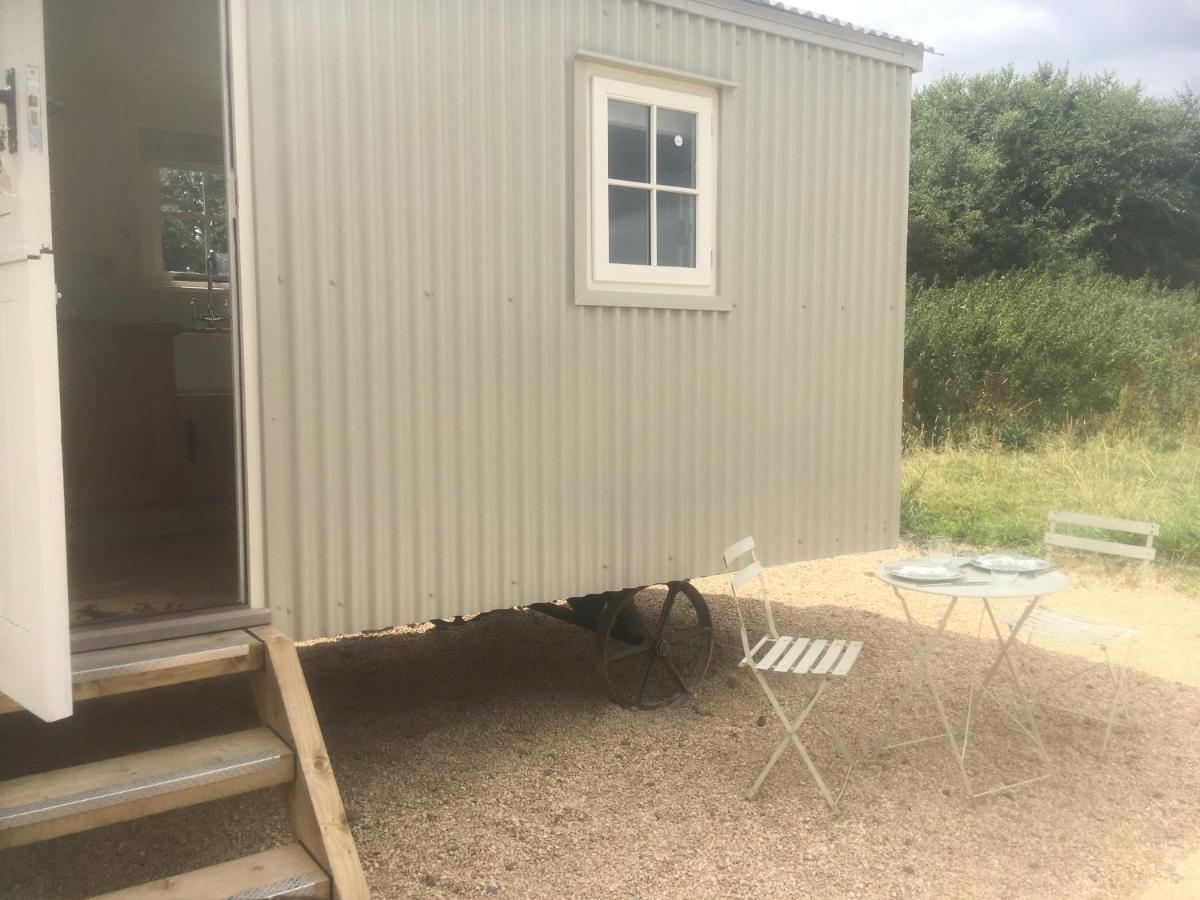 Romantic Secluded Shepherd Hut Hares Rest Southwick  Esterno foto