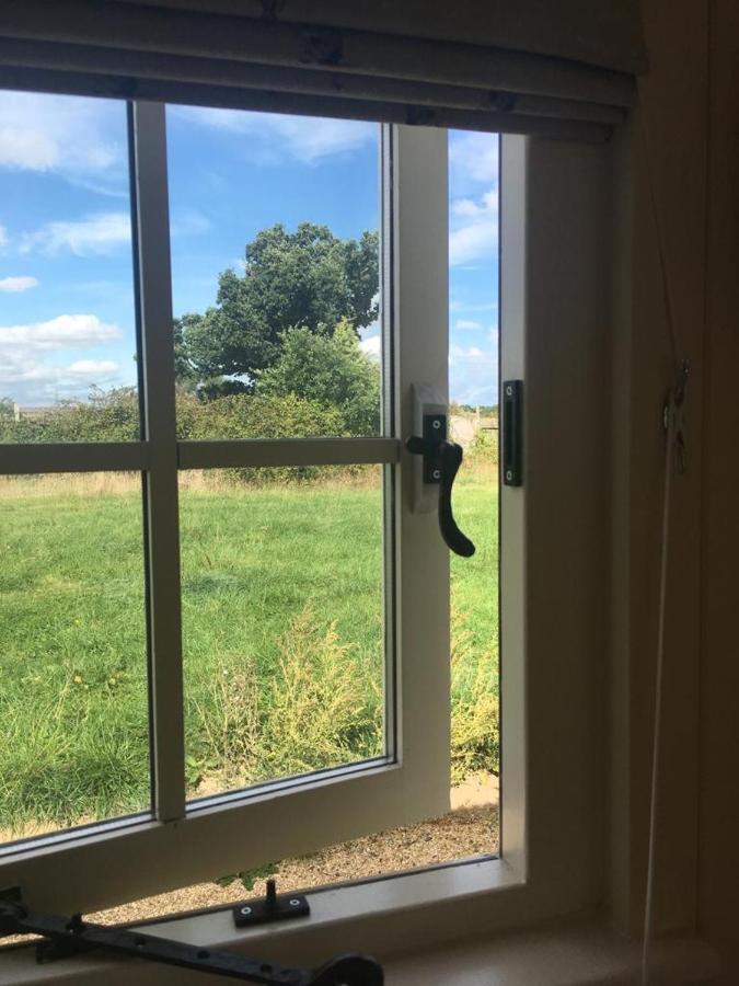 Romantic Secluded Shepherd Hut Hares Rest Southwick  Esterno foto